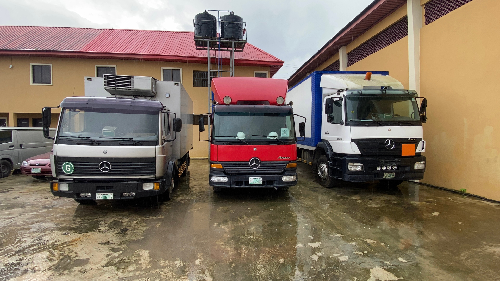 Gins Global Mercedes-Benz refrigerated vans