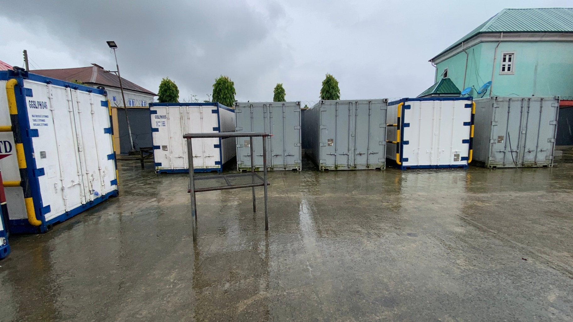 Numbered GGSL/PH reefer containers marshalled at the yard